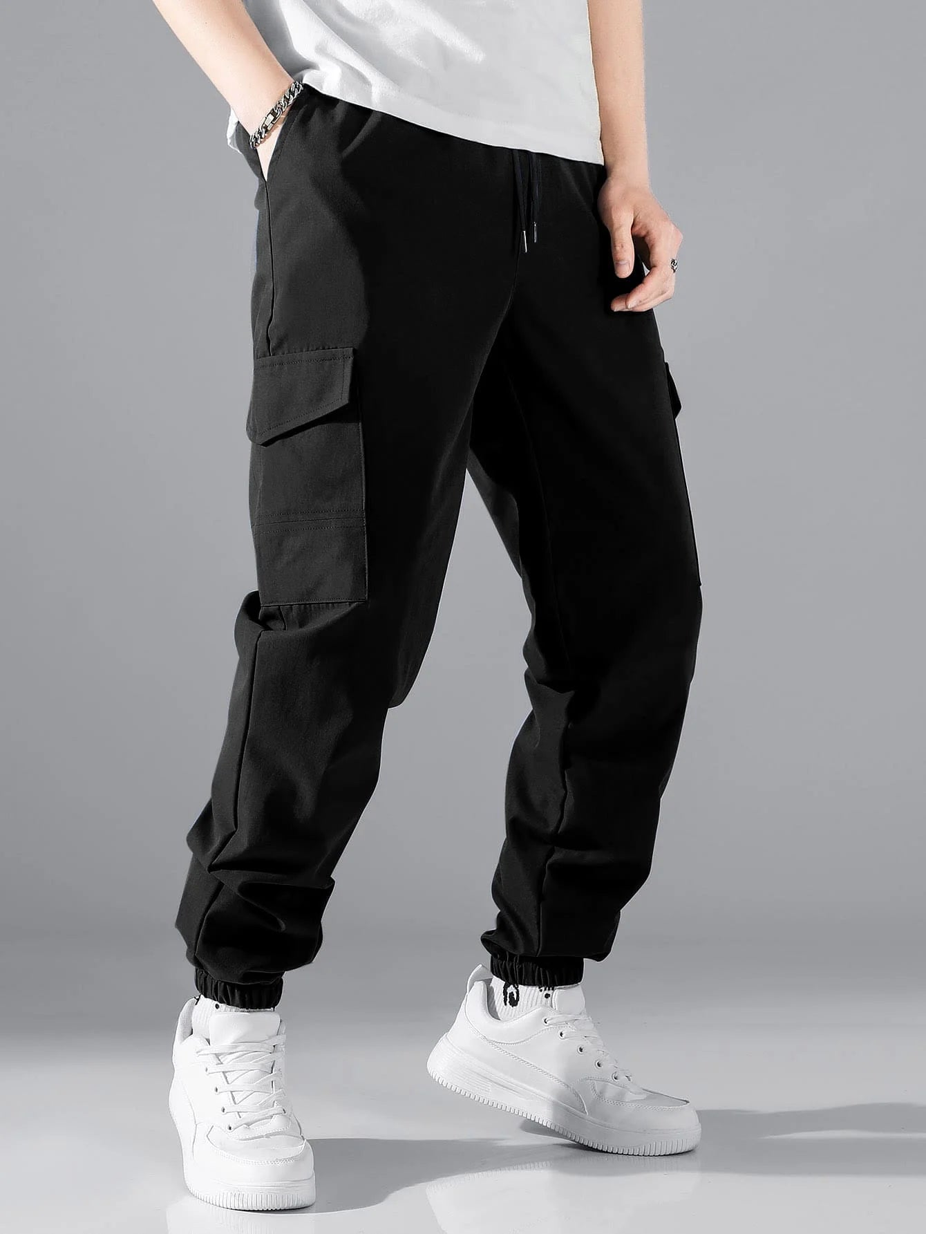 Men Flap Pocket Side Drawstring Waist Pants